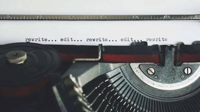 Article rewriter by spellmistake: SEO Meaning, Use Cases, and Better Alternatives