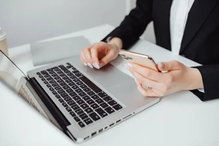 EditPro Tips AI Search Intent: AI Curiosity, Tools, and User Trust: The Umanastrategies Angle