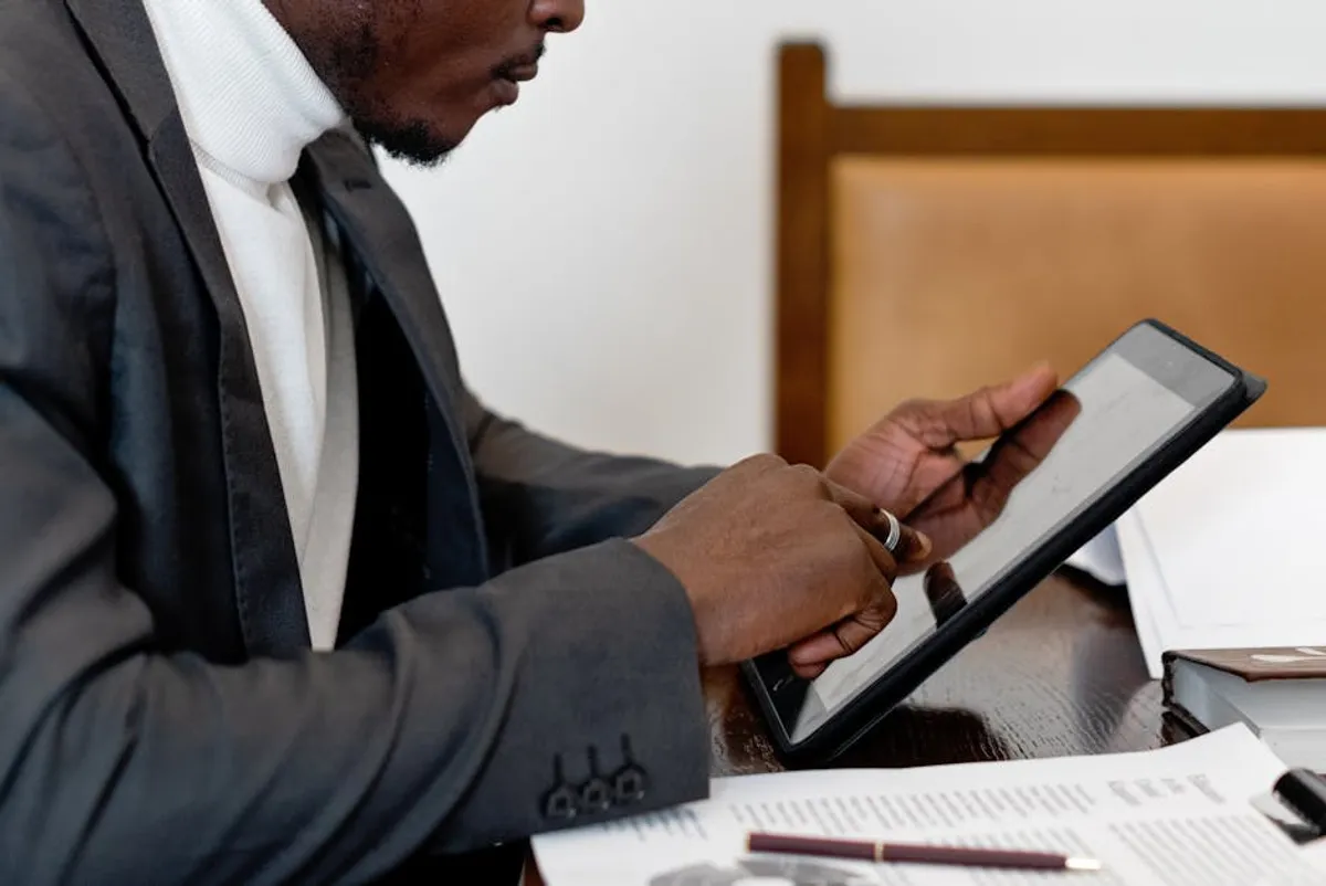 How freefast.co.uk Fits Into a Smarter Topic Cluster Strategy: For Founders